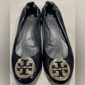 Tory Burch Navy Patent Leather Flats with Gold Hardware - Size 9.5